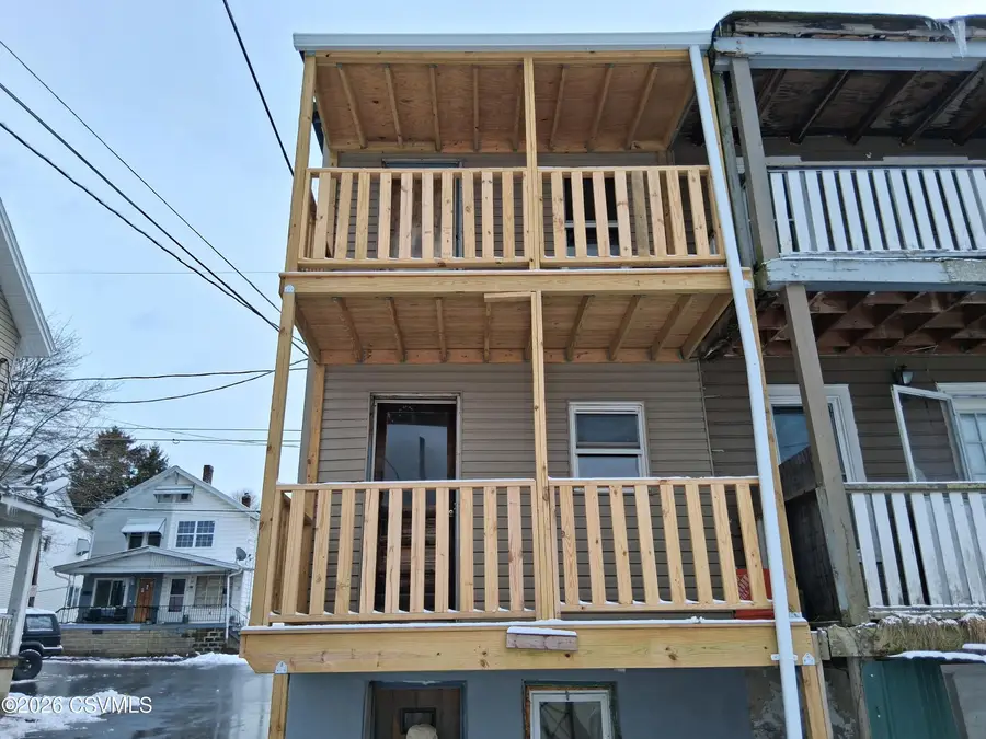 633 E 4th Street, Mount Carmel, PA 17851 - #2