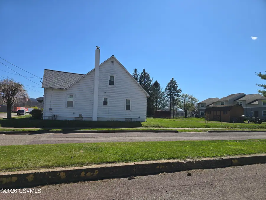 211 S Mercer Street, Berwick, PA 18603 - #3