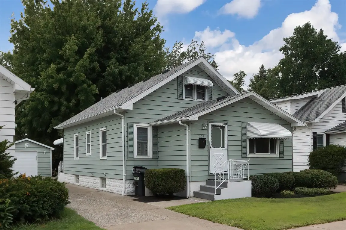 925 W 33rd Street, Erie, PA 16508 - Image #1