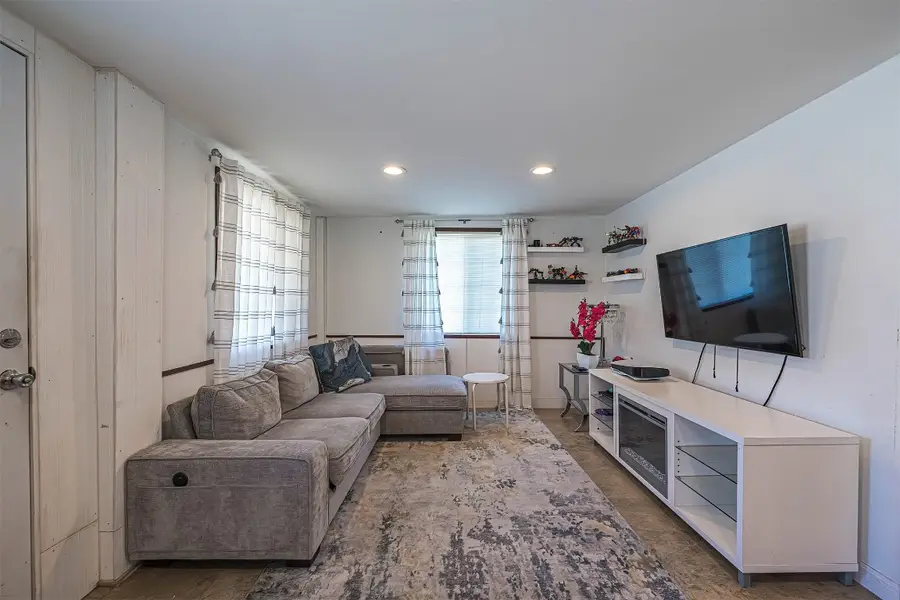 1127 E 29th Street, Erie, PA 16504 - Image #2