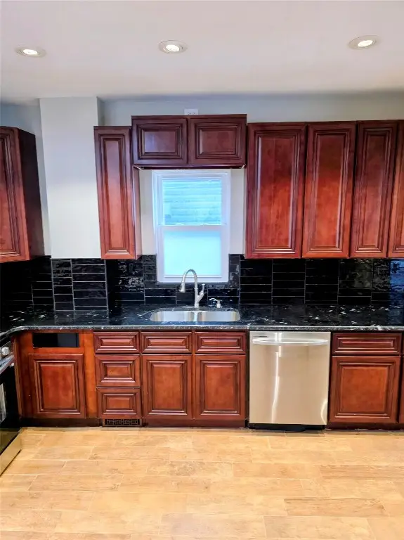 1339 W 10th Street, Erie, PA 16502 - Image #2