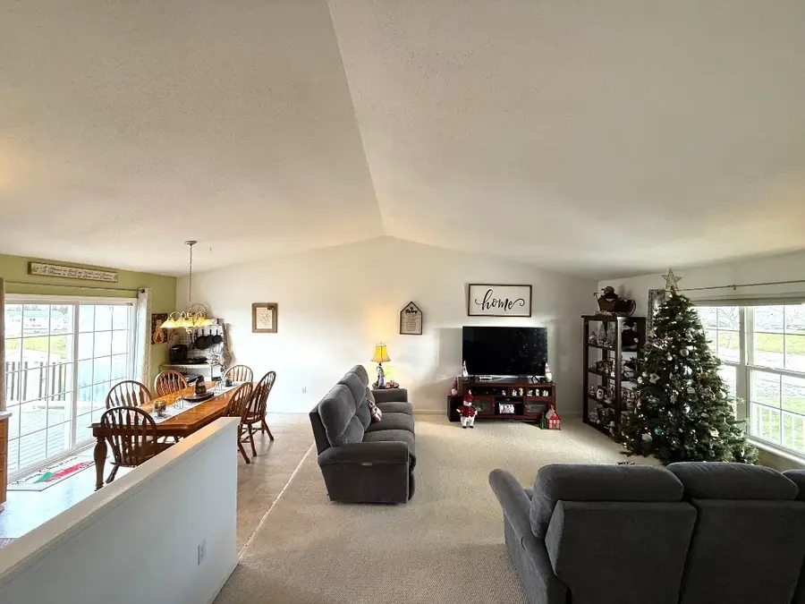 8718 Robin Drive, Erie, PA 16509 - Image #3