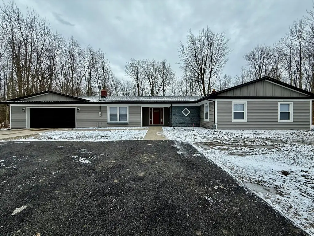 7207 E Lake Road, Erie, PA 16511 - Image #1