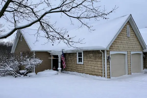 161 S Oak Ridge Circle, Erie, PA 16509