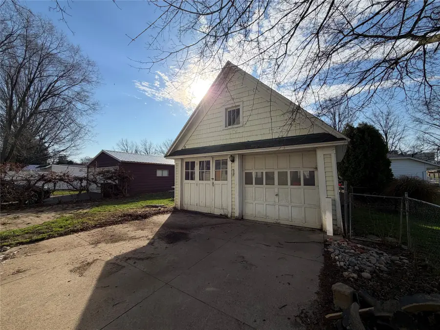 213 E 34th Street, Erie, PA 16504 - #3