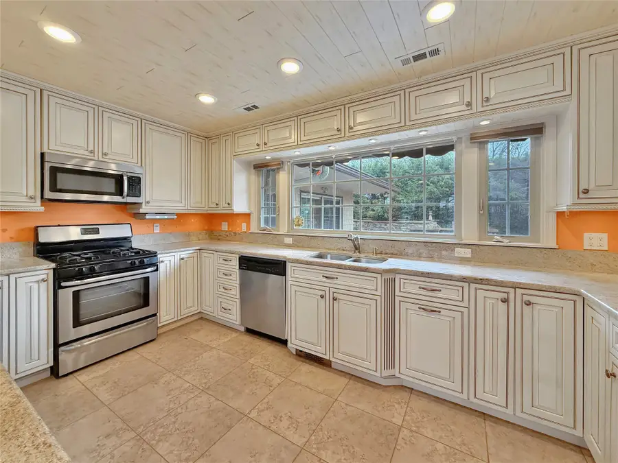 520 Shawnee Drive, Erie, PA 16505 - #2