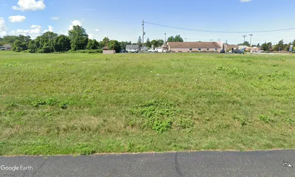 W 8th Street, Erie, PA 16505