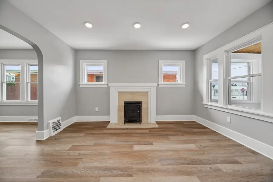 1377 W 32 Street, Erie, PA 16508 - #3