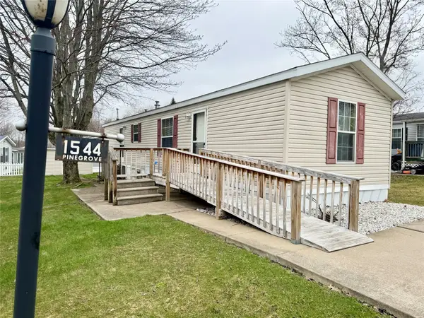 1544 Pinegrove Way, Erie, PA 16509