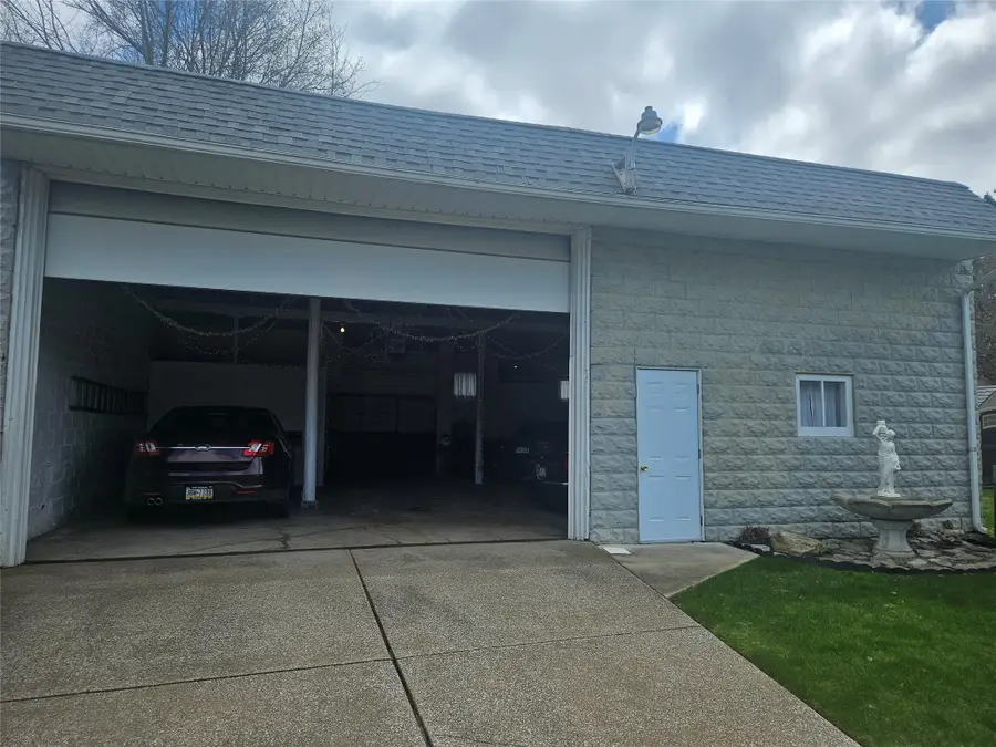 1033 E 29 Street, Erie, PA 16504 - #2