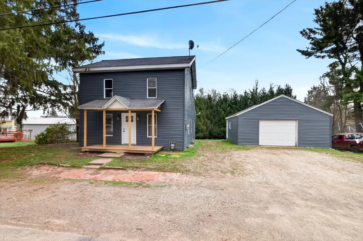 524 W Washington Street, Corry, PA 16407 - #1