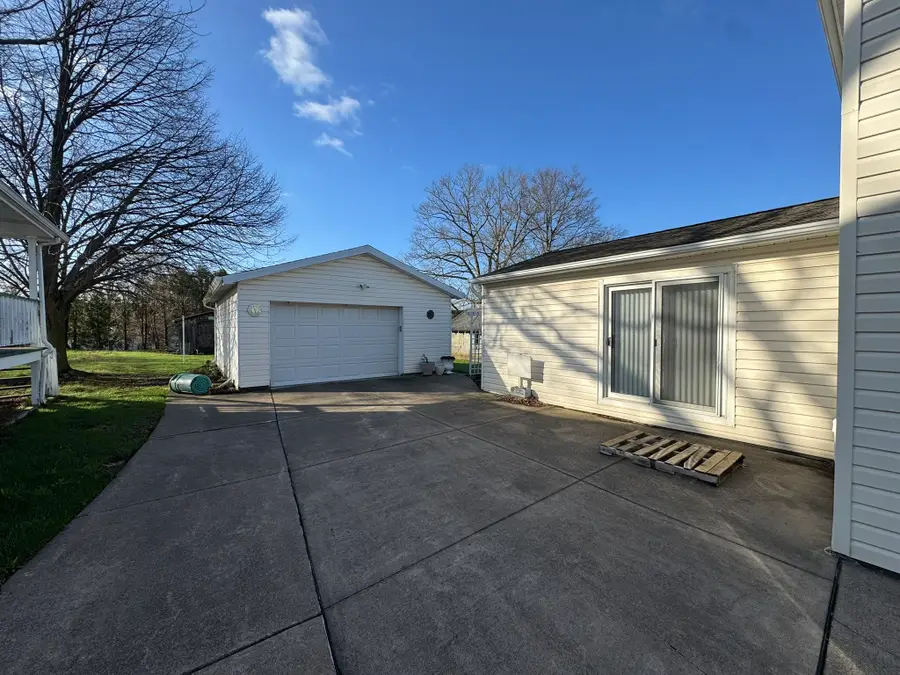 517 E 33rd Street, Erie, PA 16504 - #3