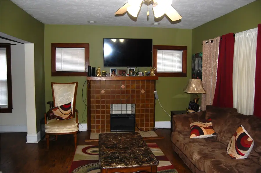 239 E 25th Street, Erie, PA 16503 - #3