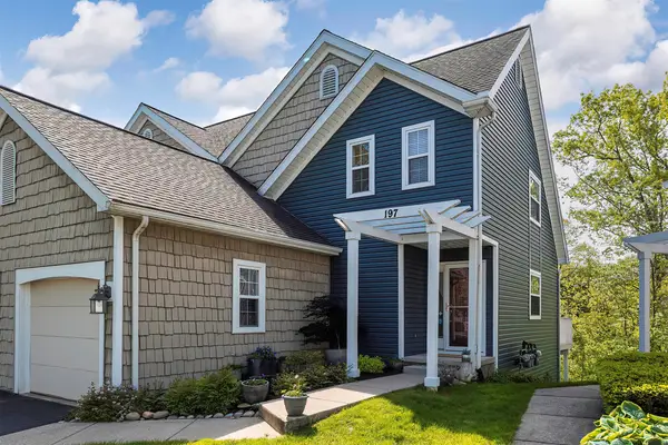197 S Oak Ridge Circle, Millcreek, PA 16509