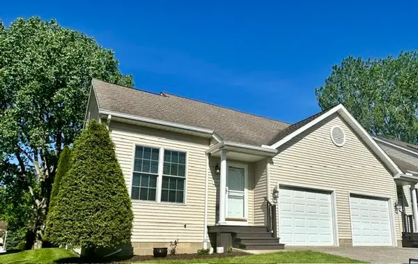 3923 E Boardwalk Place, Erie, PA 16506