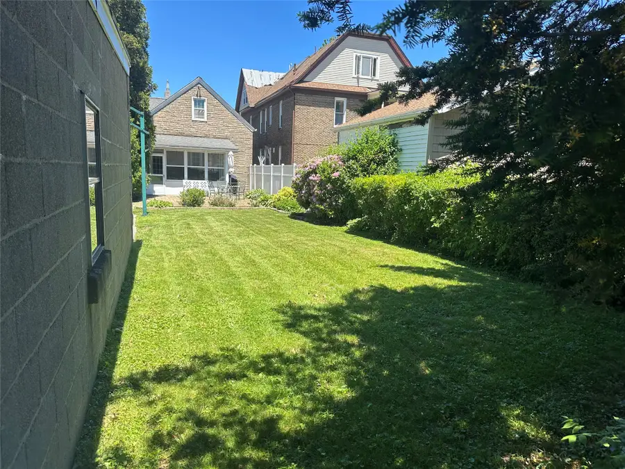 937 W 6th Street, Erie, PA 16507 - #3