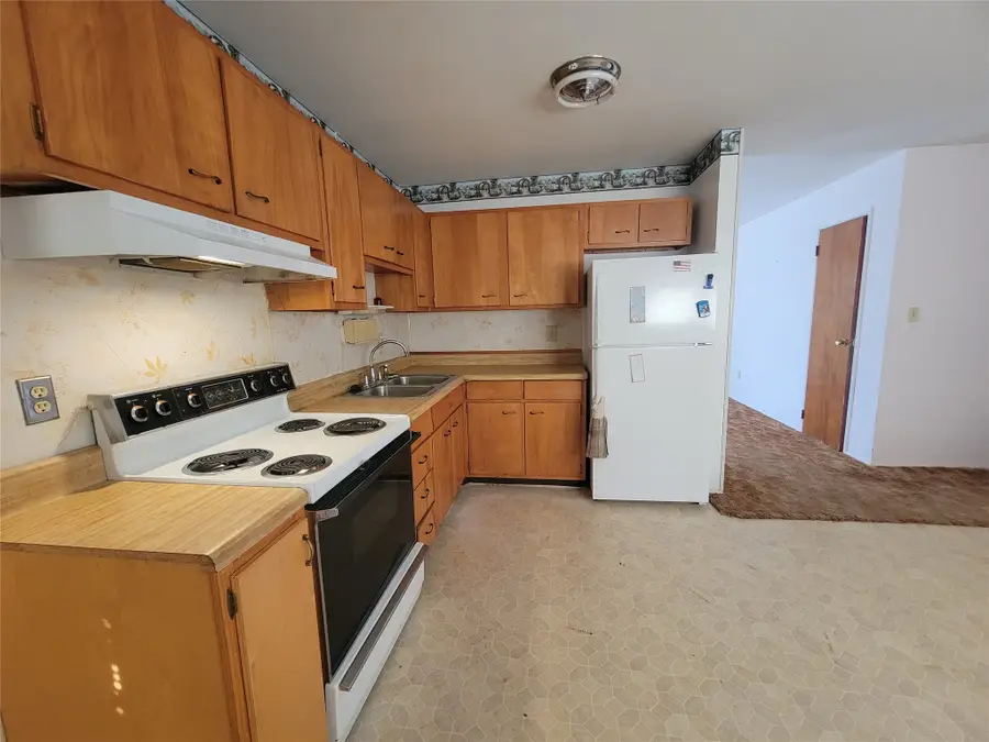 513 E 37th. Street, Erie, PA 16504 - #2