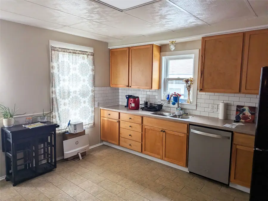 3521 Washington Avenue, Erie, PA 16508 - #2