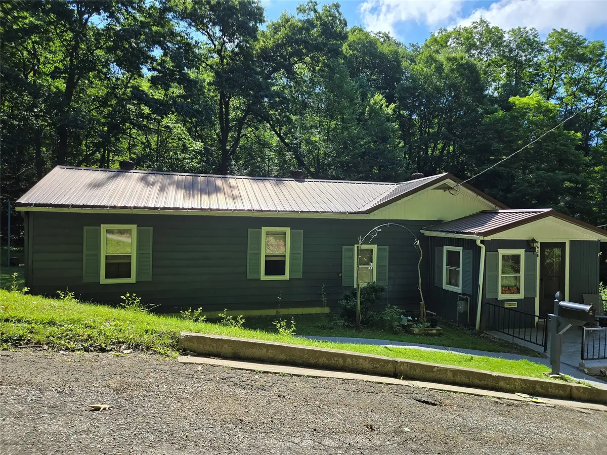 618 Chestnut Street, Titusville, PA 16354 - #1