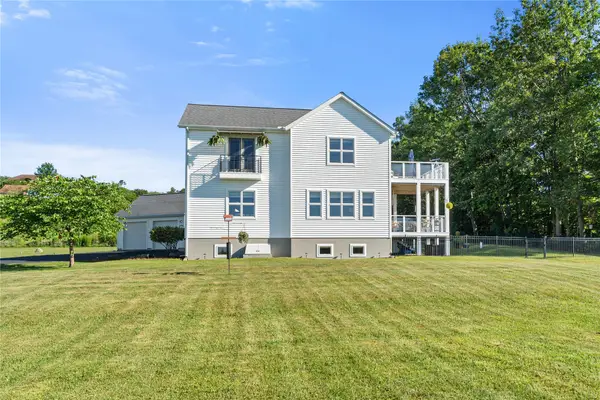 6556 Macoun Way, North East, PA 16428