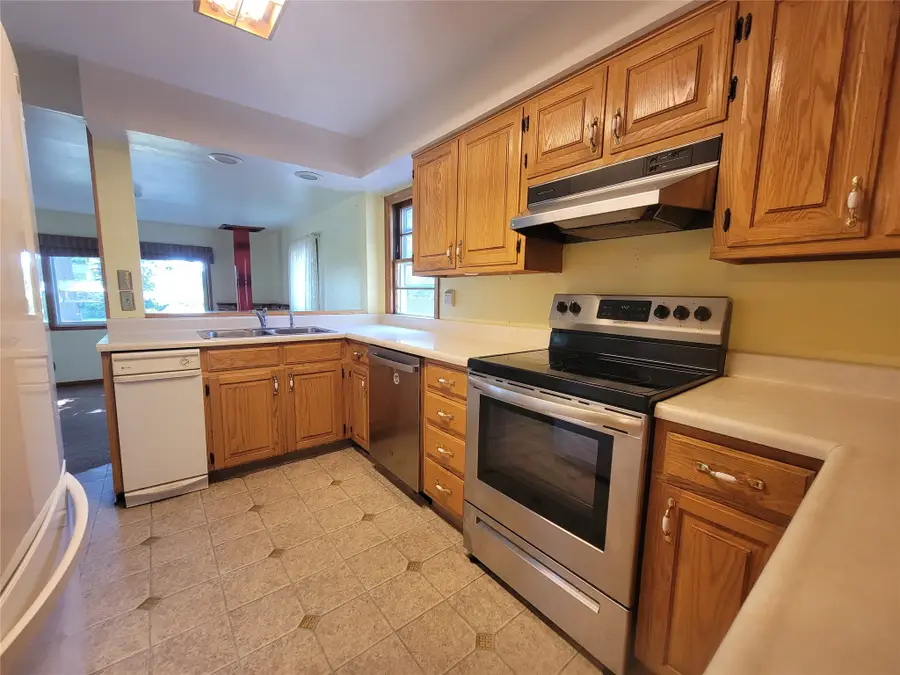 3324 Pacific Avenue, Erie, PA 16506 - #2