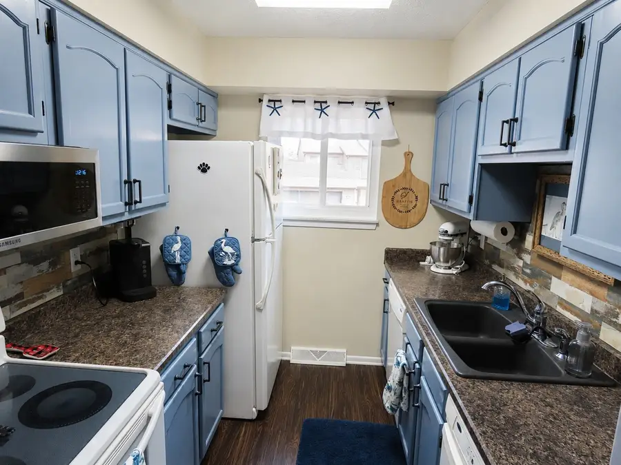 543 Montroyale Drive, Erie, PA 16504 - #3