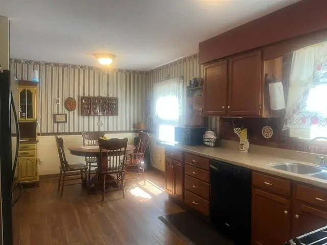 1247 E 42nd Street, Erie, PA 16504 - #3