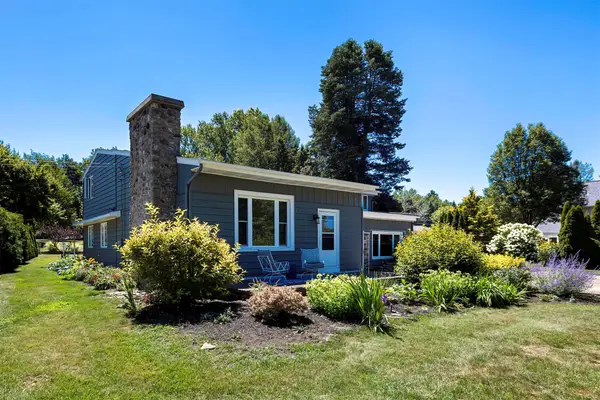 6715 W Lake Road, Fairview, PA 16415