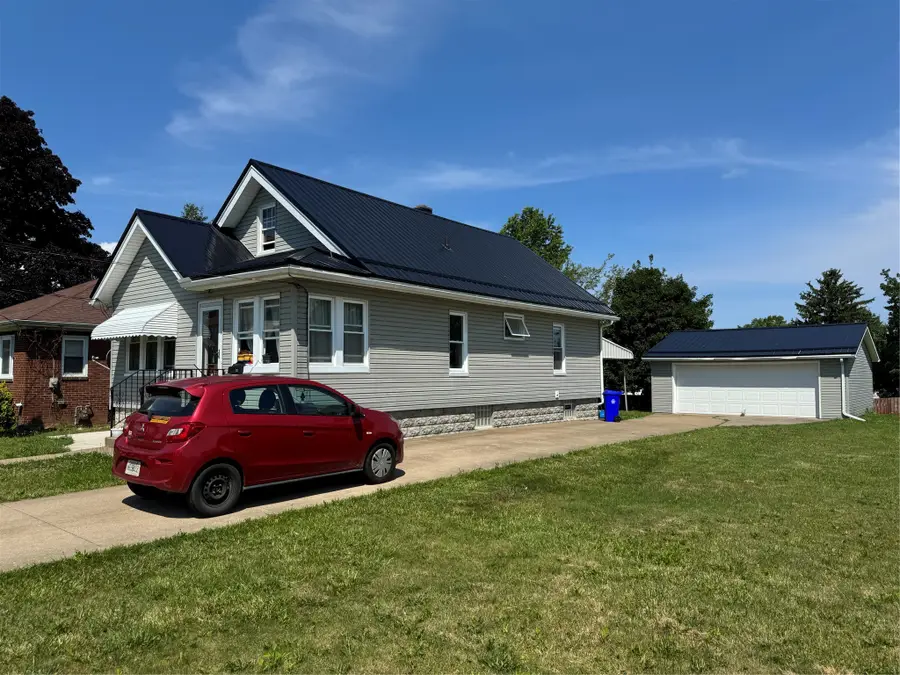 732 E 33rd Street, Erie, PA 16504 - #3