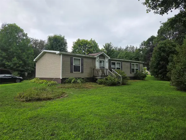 11780 Middle Road #9, East Springfield, PA 16411