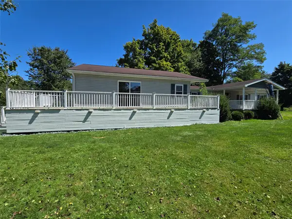 7499 Jefferson Street, Hartstown, PA 16131