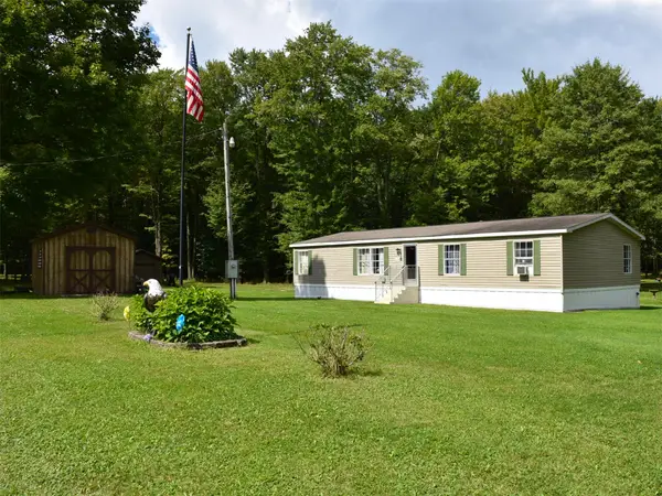 12394 Robinson Road, Conneautville, PA 16406
