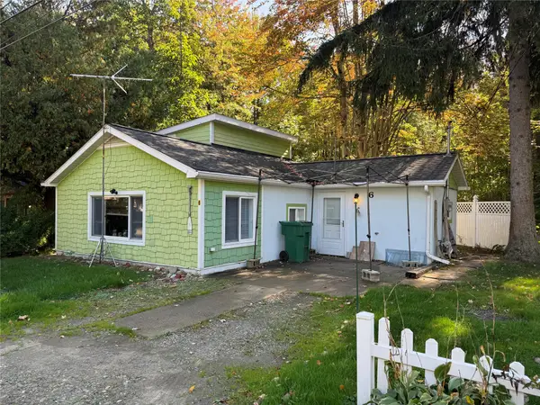 6 Cowells Beach Road, Erie, PA 16511