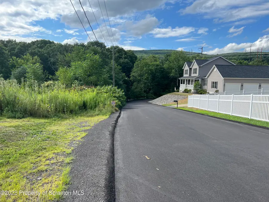 1008 Lucas Drive, Blakely, PA 18447 - Image #3