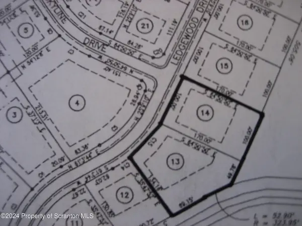 Ledgewood Drive, Archbald, PA 18403