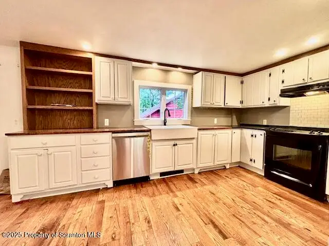 698 N Abington Road, Waverly, PA 18471 - Image #2