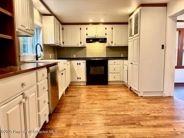 698 N Abington Road, Waverly, PA 18471 - Image #3