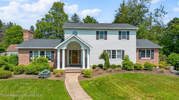 321 N Abington Road, Clarks Green, PA 18411