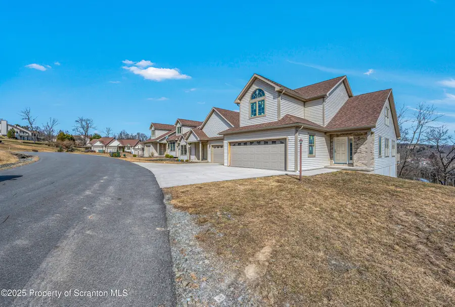 226 Village View Drive, Tunkhannock, PA 18657 - Image #3