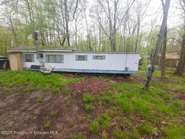 30 Bent Bow Path, Gouldsboro, PA 18424