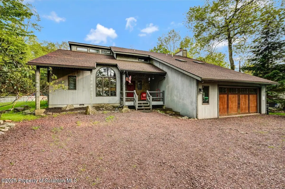 197 S Lake Drive, Lake Harmony, PA 18624 - Image #1