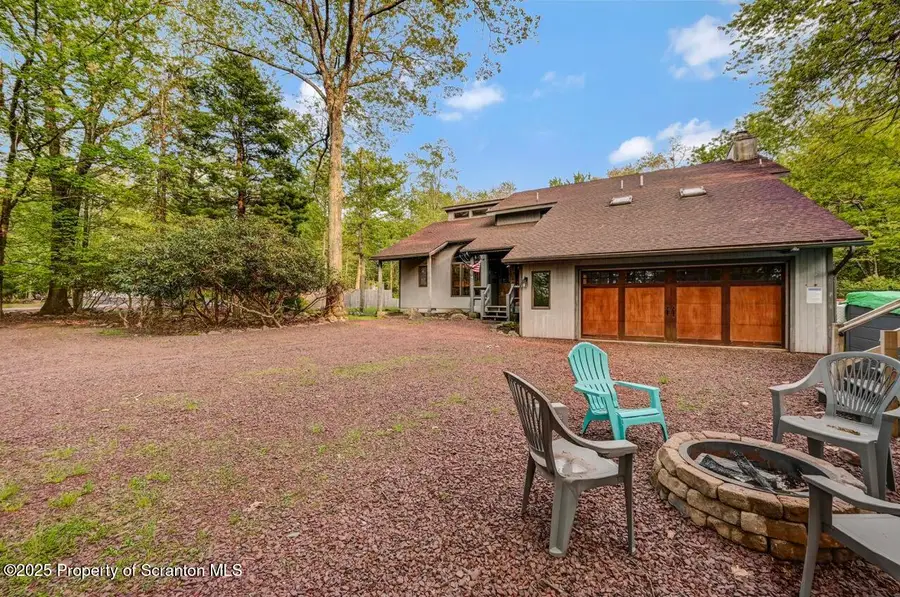 197 S Lake Drive, Lake Harmony, PA 18624 - Image #3