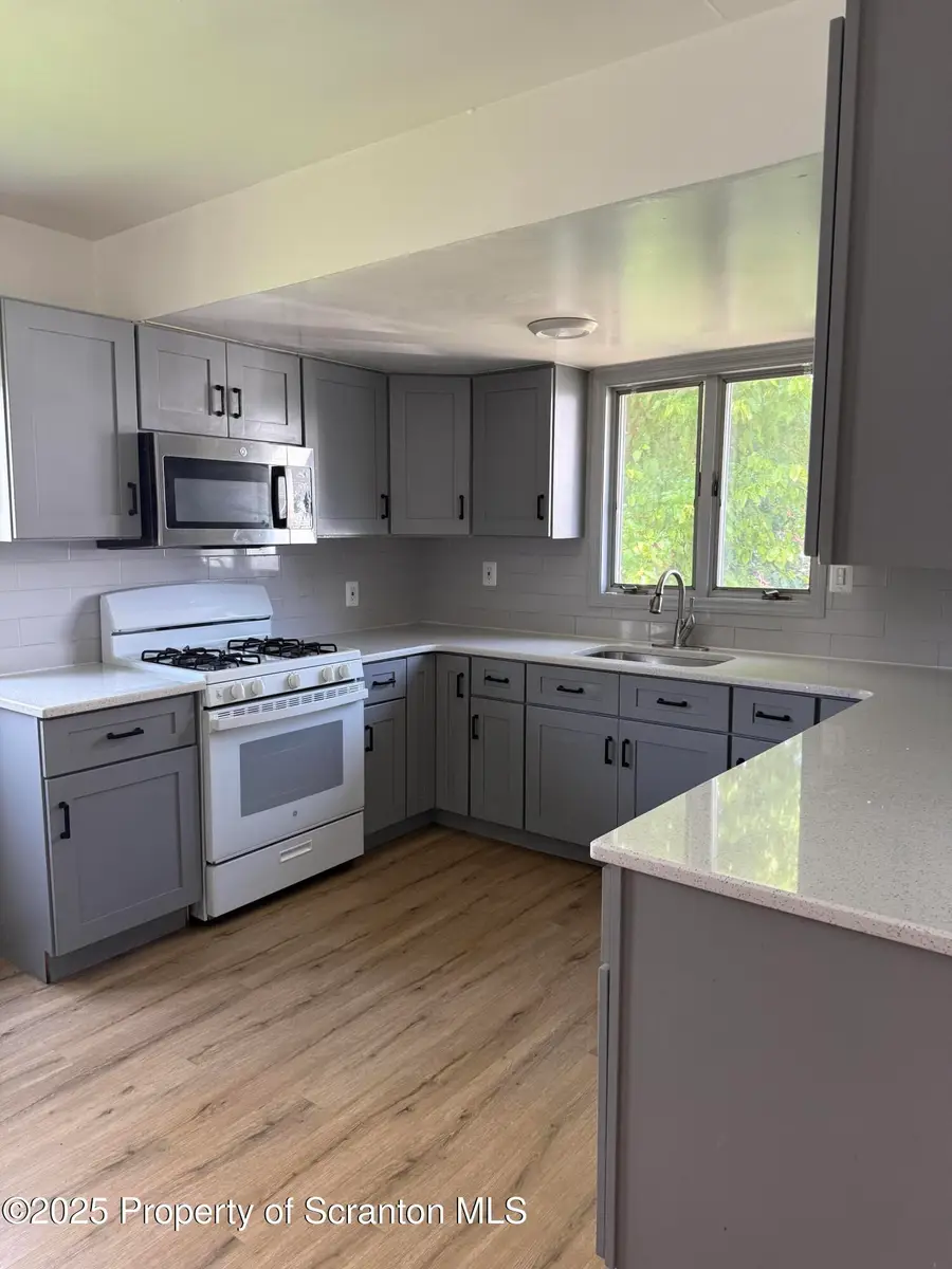 124 Delaware Avenue, Olyphant, PA 18447 - Image #3