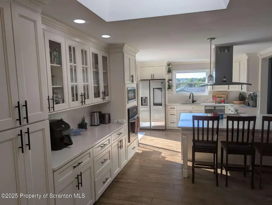 717 N Abington Road, Waverly, PA 18471 - Image #2