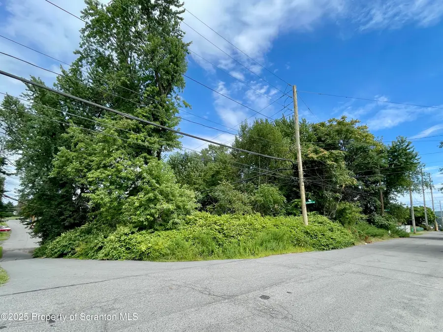 1402 N Rebecca Avenue, Scranton, PA 18508 - Image #2