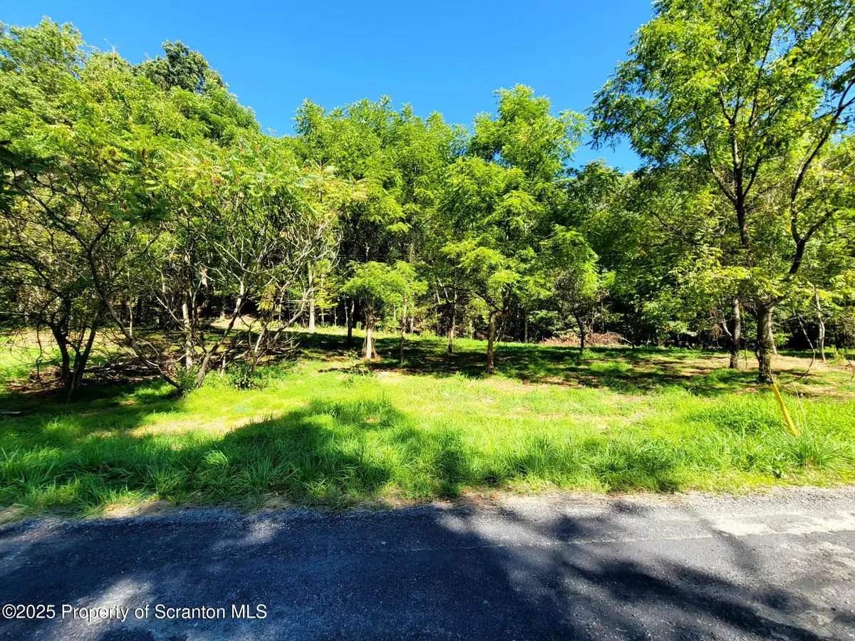 607 Evergreen Drive, Falls, PA 18615 - Image #1