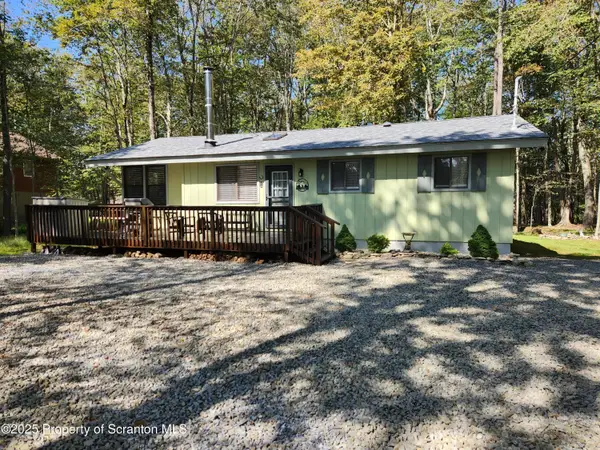 119 Livingston Lane, Gouldsboro, PA 18424