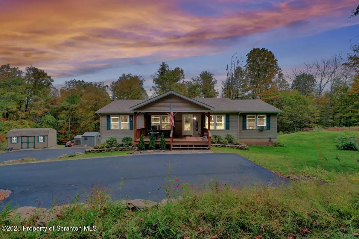 88 Sterling Gardens Drive, Moscow, PA 18444 - Image #1