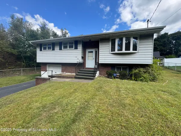 441 Pancoast Street, Throop, PA 18512