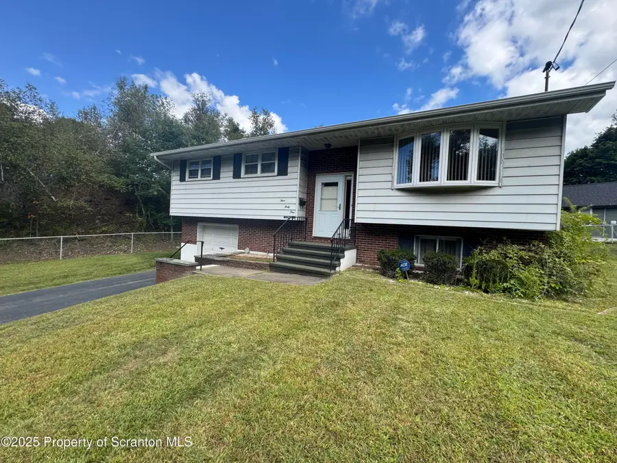 441 Pancoast Street, Throop, PA 18512 - Image #2